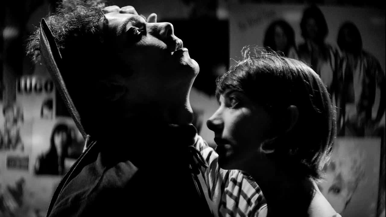Nonton film A Girl Walks Home Alone at Night (2014) subtitle indonesia streaming HD gratis