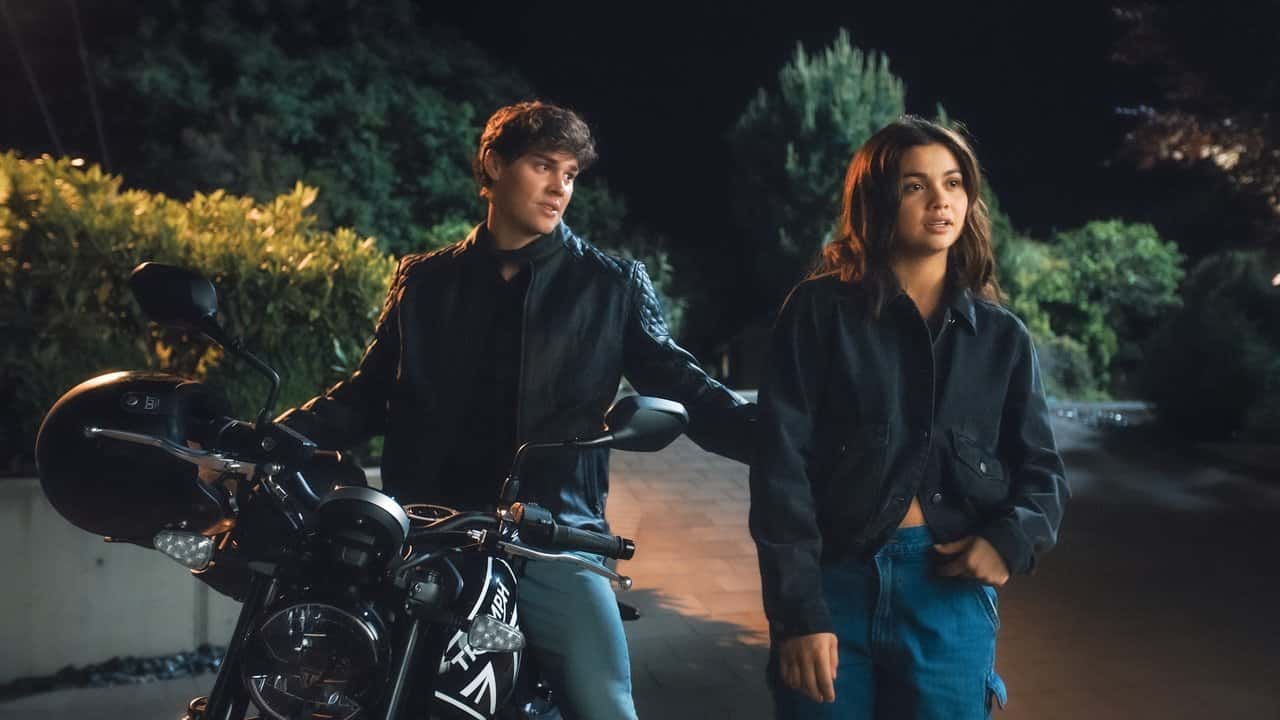 Nonton film Sidelined: The QB and Me (2025) subtitle indonesia streaming HD gratis