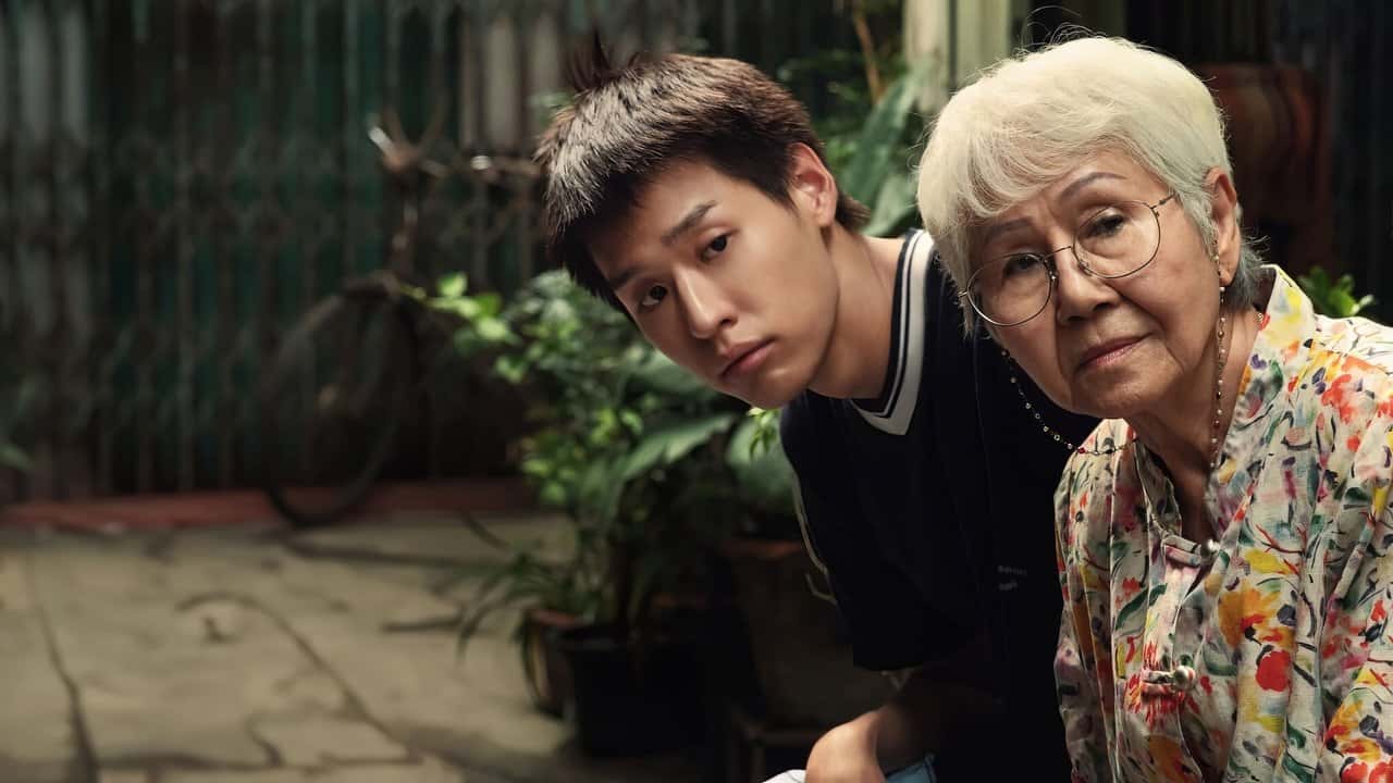 Nonton film How to Make Millions Before Grandma Dies (2024) subtitle indonesia streaming HD gratis